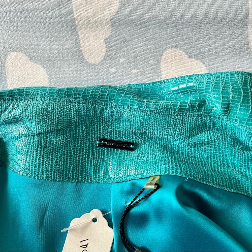 Gorgeous turquoise 100% goat leather shacket from Elie Tahari - Picture 5 of 7